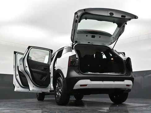 New 2026 Nissan Kicks S image 34