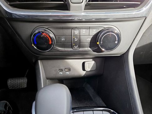 Used 2025 Buick Encore GX Preferred image 26