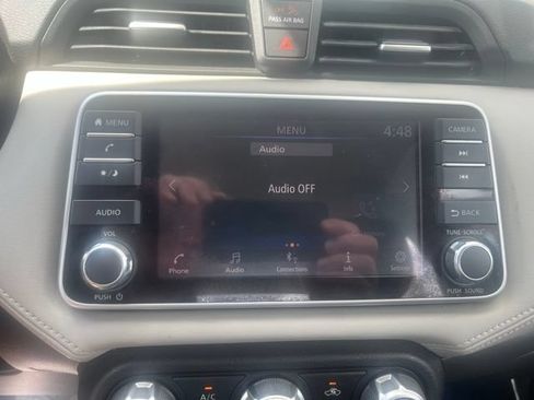 Used 2020 Nissan Versa SV FWD image 17