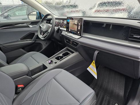 New 2026 Volkswagen Tiguan SE image 44