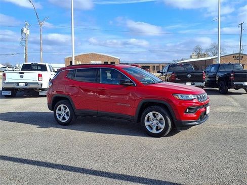 Certified 2024 Jeep Compass Latitude w/ Convenience Group image 22