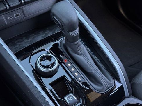 Used 2024 Chevrolet Colorado Trail Boss w/ Technology Package image 21