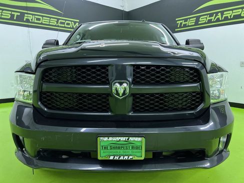 Used 2017 RAM 1500 Express w/ Express Value Package AWD/4WD image 3
