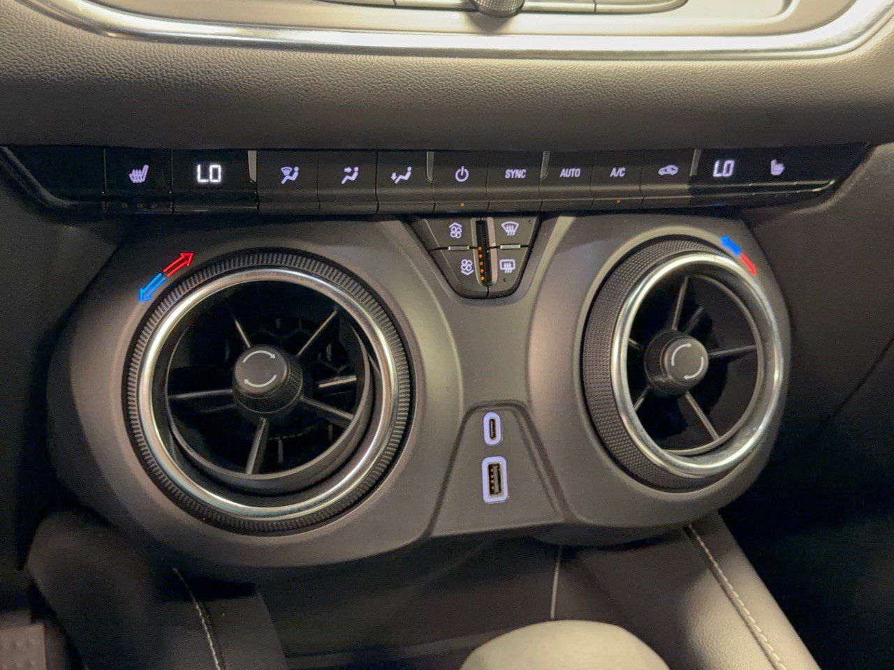 Used 2025 Chevrolet Blazer LT FWD image 22