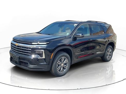 New 2026 Chevrolet Traverse LT w/ Driver Confidence Package FWD image 2