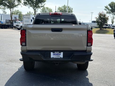 Used 2024 Chevrolet Colorado W/T w/ WT Convenience Package II RWD image 11