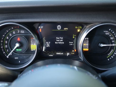 Used 2022 Jeep Wrangler Unlimited Sahara w/ Cold Weather Group AWD/4WD image 26