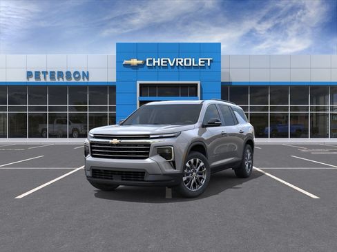 New 2026 Chevrolet Traverse LT w/ Sun and Wheel Package AWD/4WD image 9