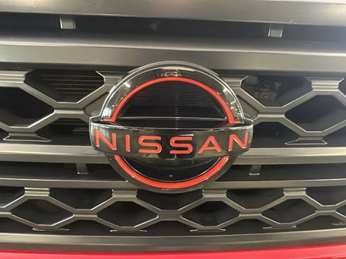 Used 2023 Nissan Frontier PRO-4X w/ Technology Package AWD/4WD image 10