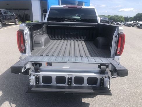 Used 2022 GMC Sierra 1500 SLT image 11