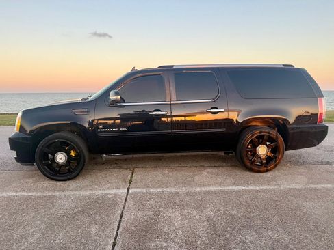 Used 2014 Cadillac Escalade ESV Premium image 8