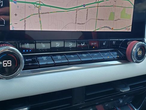 Used 2023 GMC Canyon AT4X AWD/4WD image 32