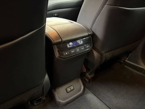 Used 2025 Toyota Highlander XSE AWD/4WD image 20