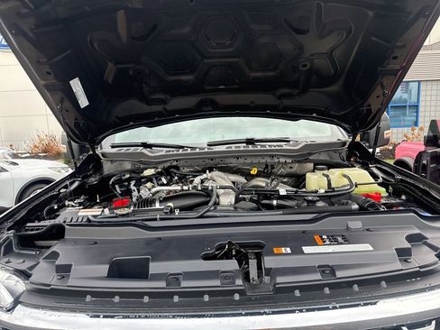 Used 2025 Ford F350 Lariat w/ FX4 Off-Road Package image 41