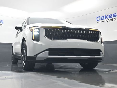 New 2026 Kia Carnival EX FWD image 41