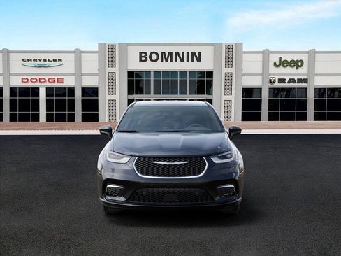 New 2026 Chrysler Pacifica Select image 6