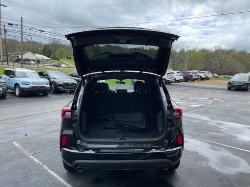 Used 2024 Ford Escape ST-Line w/ Tech Pack #1 AWD/4WD image 9