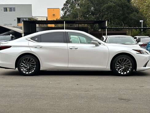 Used 2024 Lexus ES 350 w/ Accessory Package (Z1) FWD image 3