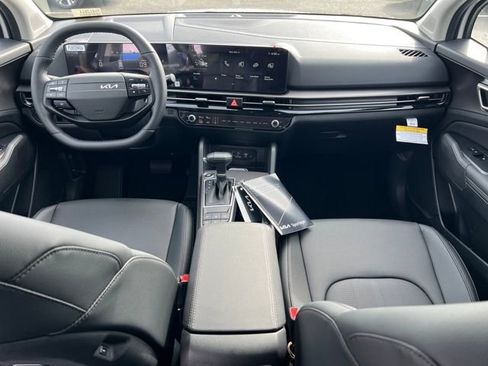 New 2026 Kia Sportage EX FWD image 12