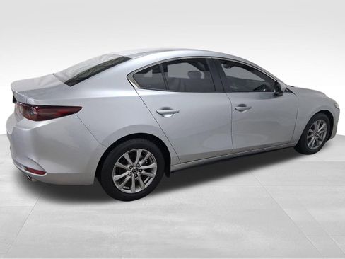 Used 2019 MAZDA MAZDA3 Sedan FWD image 5