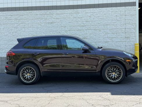 Used 2018 Porsche Cayenne AWD/4WD image 17
