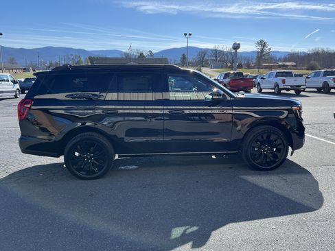 New 2025 Ford Expedition Platinum w/ Stealth Appearance Package image 5
