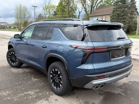 Used 2024 Chevrolet Traverse Z71 image 11