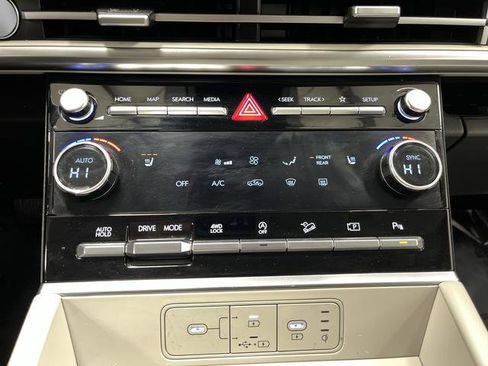 Used 2025 Hyundai Santa Fe SEL image 18