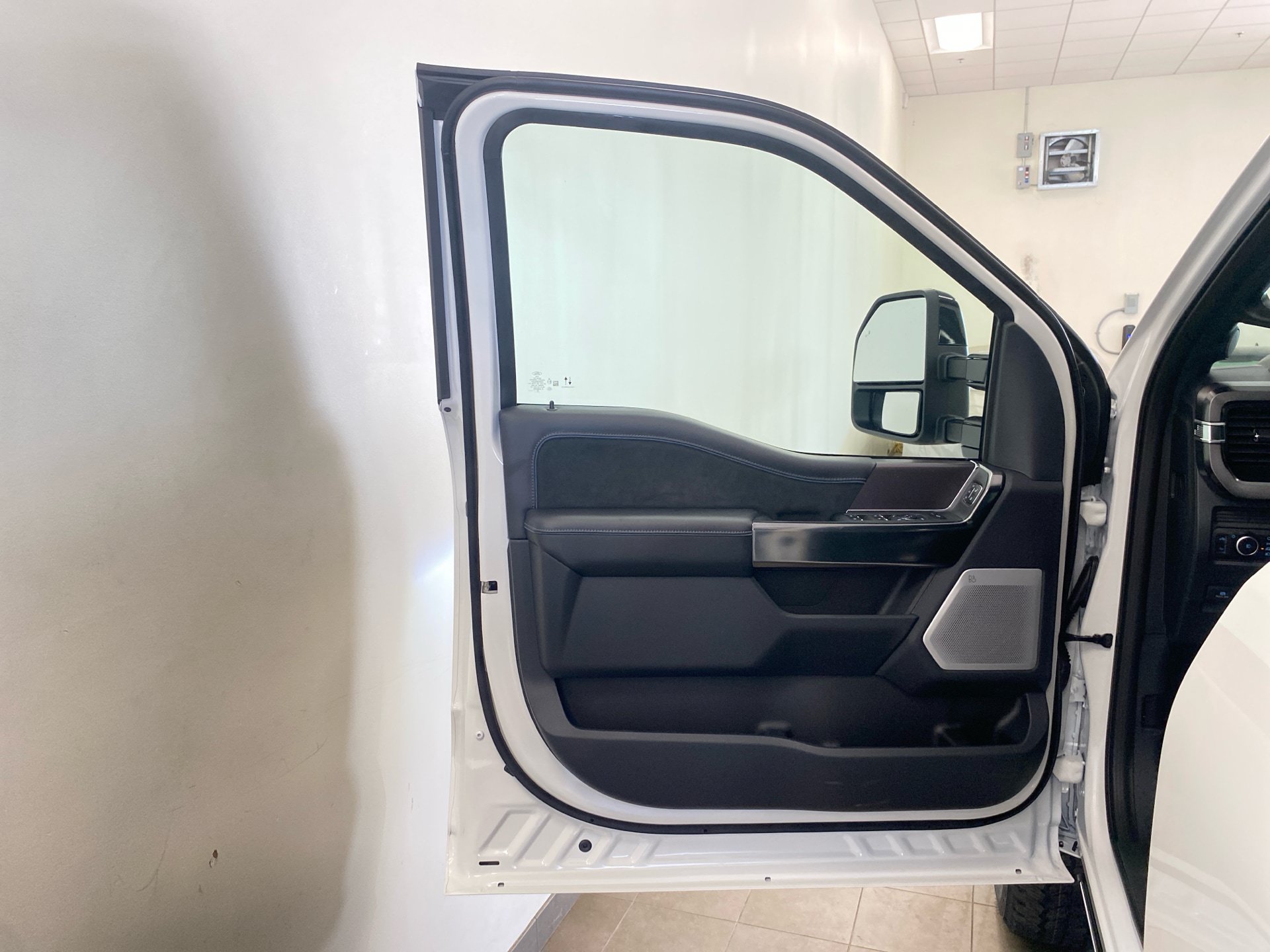 New 2026 Ford F350 Platinum w/ FX4 Off-Road Package AWD/4WD image 15
