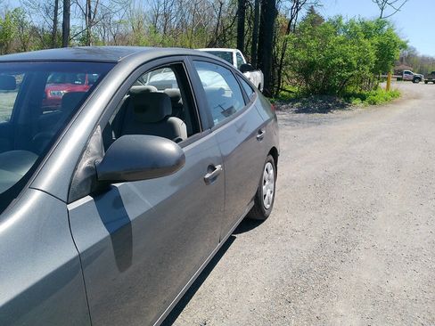 Used 2009 Hyundai Elantra GLS w/ Popular Equipment Pkg 2 FWD image 25