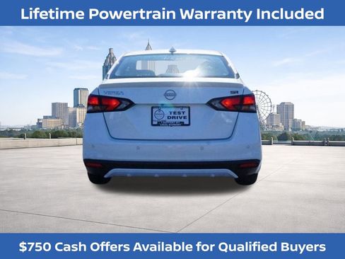 New 2025 Nissan Versa SR w/ Trunk Package image 5