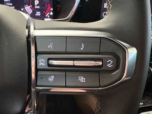 Used 2026 GMC Canyon Denali AWD/4WD image 16