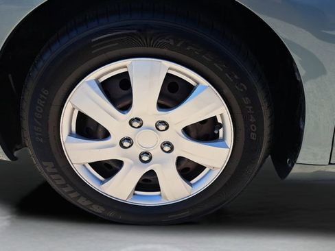 Used 2009 Toyota Camry LE image 25