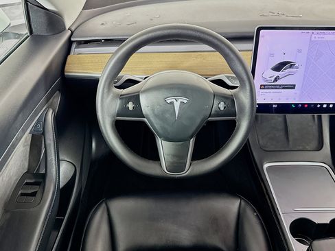 Used 2021 Tesla Model 3 Standard Range image 16