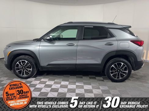 Certified 2025 Chevrolet TrailBlazer LT w/ Driver Confidence Package image 10