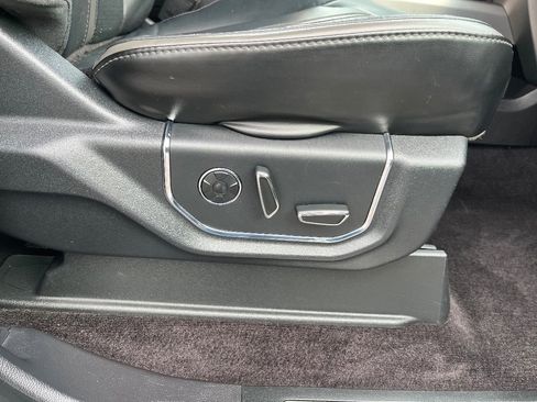 Used 2016 Ford F150 Platinum w/ Equipment Group 701A Luxury image 40