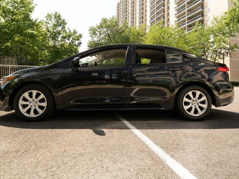 Used 2021 Toyota Corolla LE FWD image 7