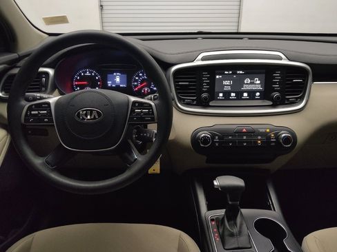 Used 2020 Kia Sorento LX image 22