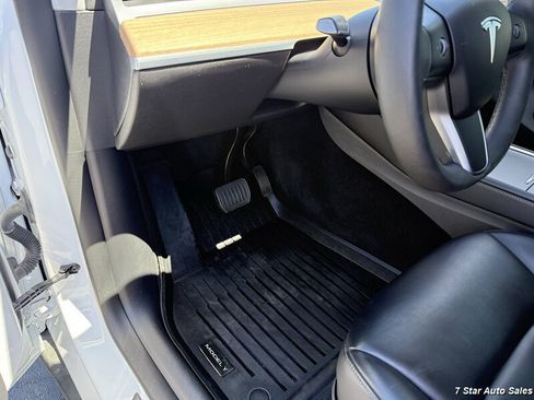Used 2022 Tesla Model Y Long Range AWD/4WD image 8