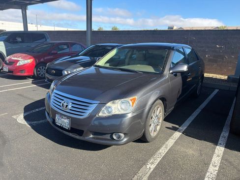 Used 2010 Toyota Avalon Limited FWD image 3