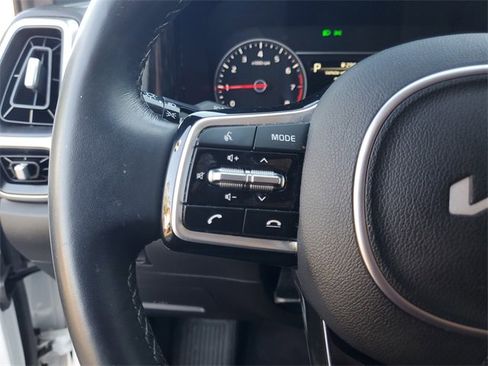 Used 2022 Kia Sorento EX w/ Panoramic Sunroof Package image 17