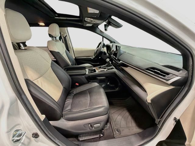 Used 2025 Toyota Sienna Limited AWD/4WD image 23