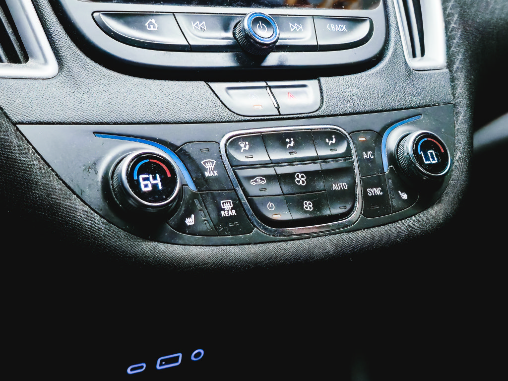Used 2022 Chevrolet Malibu LT FWD image 29