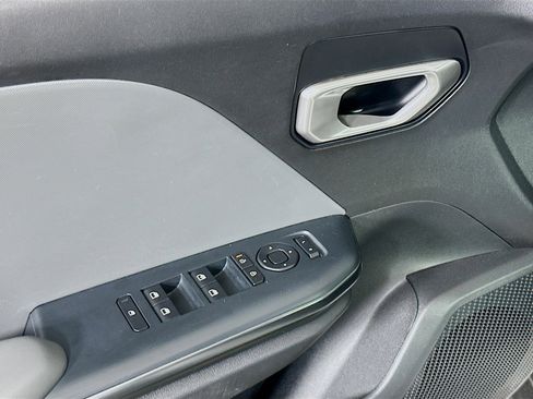 Used 2025 Kia K4 LXS image 15