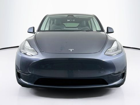Used 2023 Tesla Model Y Long Range AWD/4WD image 2