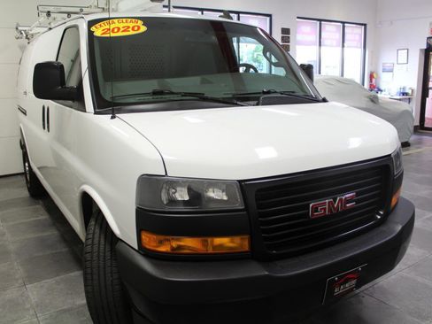 Used 2020 GMC Savana 2500 w/ Enhanced Convenience Package image 3
