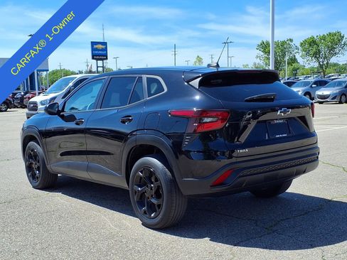 Used 2024 Chevrolet Trax LS w/ LS Convenience Package FWD image 8