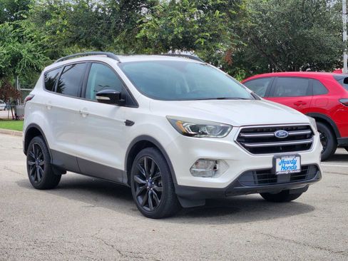 Used 2017 Ford Escape Titanium AWD/4WD image 3