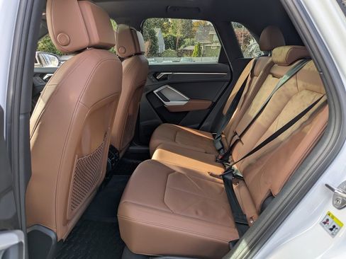 Used 2024 Audi Q3 2.0T Premium Plus image 31