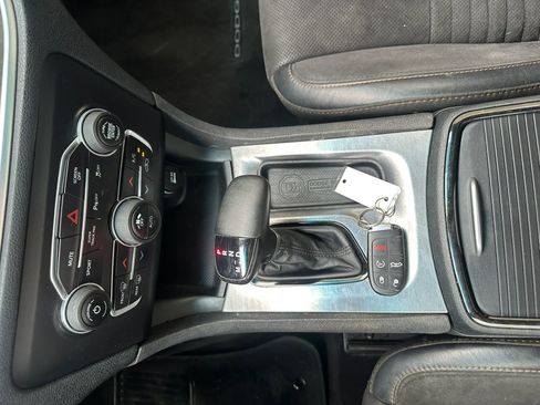 Used 2017 Dodge Charger R/T RWD image 39